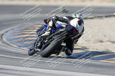 media/Dec-01-2025-Moto Forza (Mon) [[2daa91e15f]]/1-Advanced Group/Session 2 Turn 11 Backside/